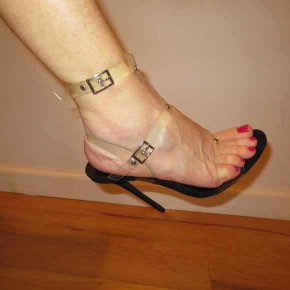 NIB SO ME Clear Invisible Double Buckle Strap High Heel Sandals - Picture 3 of 10